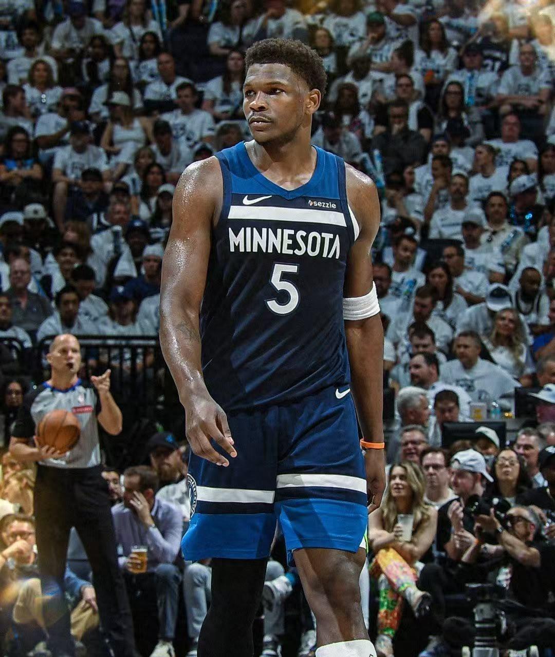 关于CBA季后赛集结日再迎强敌，明尼苏达森林狼回应争议，主帅态度——更衣室稳定，资深球员宣示担当的信息