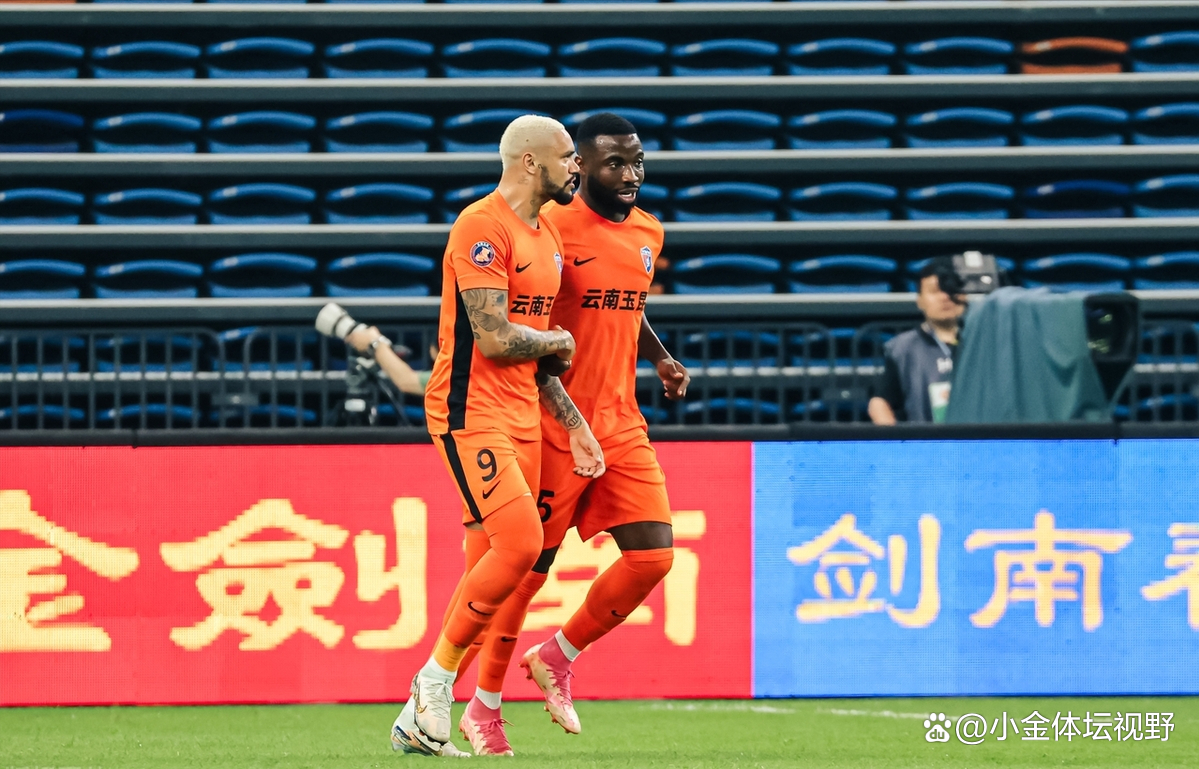 今夜体能课后,曼城队长鼓劲备战CBA常规赛,赛场秩序良好,阵容厚度经受考验的简单介绍 今夜体能课后,曼城队长鼓劲备战CBA常规赛,赛场秩序良好,阵容厚度经受考验的简单介绍