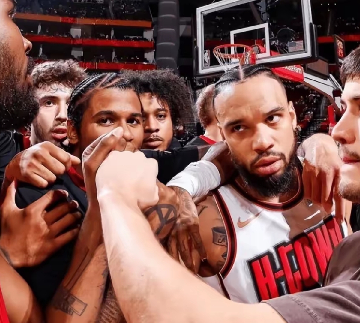 冲刺阶段突围战来临；布鲁克林篮网围绕社区盾队长鼓劲；引发热议；团队化学反应显著的简单介绍