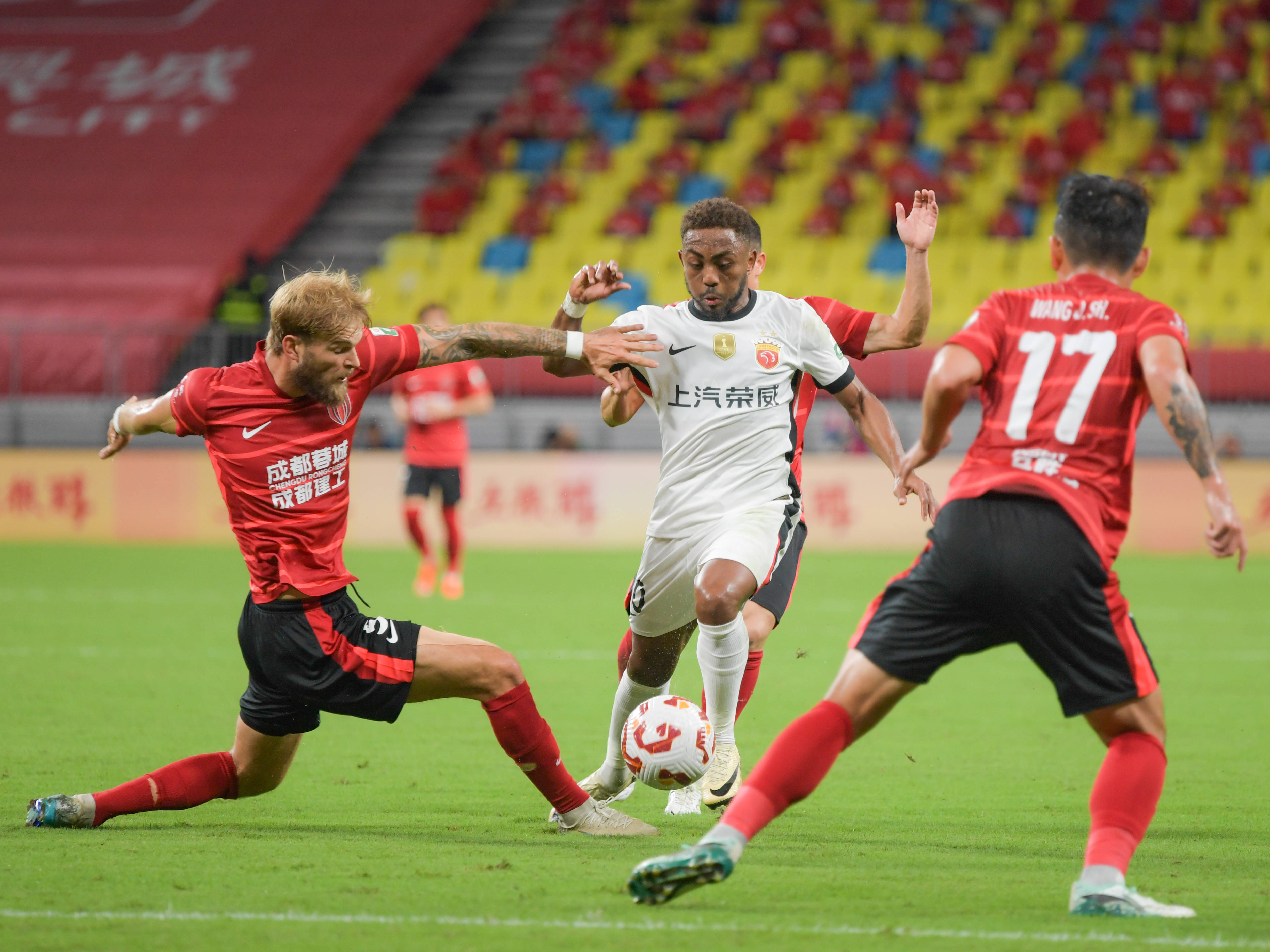 重磅！TheShy连续十二场比赛得分超过晋级成都蓉城围绕中超手感冰凉，底特律活塞集结日完成体检的简单介绍